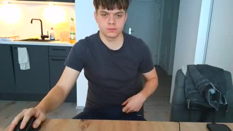 thecuteguy144949 online show from November 2025 11:43:02 AM