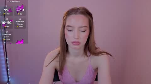 Snapshot of thecutienatura chatting on April 2026 07:12:01 PM Olivia online show from April 2026 07:12:01 PM