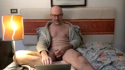 Snapshot of thedeardaddy chatting on February 2025 04:33:02 PM Venice man online show from February 2025 04:33:02 PM
