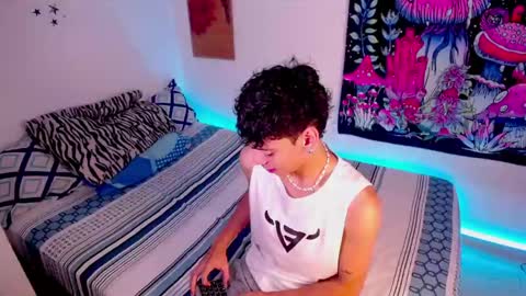 Snapshot of thedoll_ethan chatting on May 2026 09:02:02 PM ethan online show from May 2026 09:02:02 PM