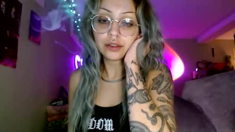 Snapshot of theeking_venus chatting on November 2025 04:55:02 AM KIng Venus online show from November 2025 04:55:02 AM