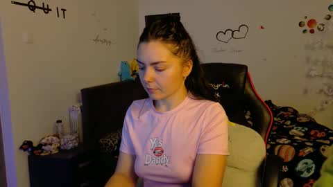 TheFarmergirl online show from November 2025 06:56:02 PM