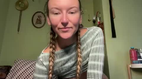 Fae online show from October 2025 08:09:02 PM