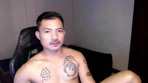 Snapshot of thefriskyasian chatting on January 2025 08:32:02 PM Jaycee online show from January 2025 08:32:02 PM