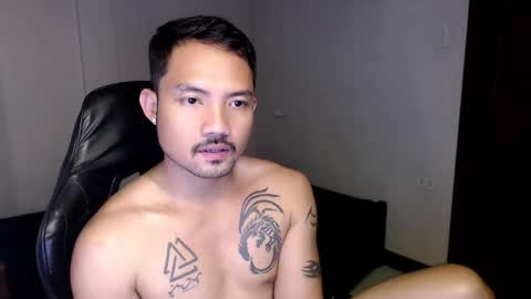 Snapshot of thefriskyasian chatting on January 2025 09:23:02 PM Jaycee online show from January 2025 09:23:02 PM