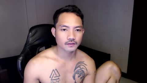 Snapshot of thefriskyasian chatting on January 2025 11:02:02 PM Jaycee online show from January 2025 11:02:02 PM