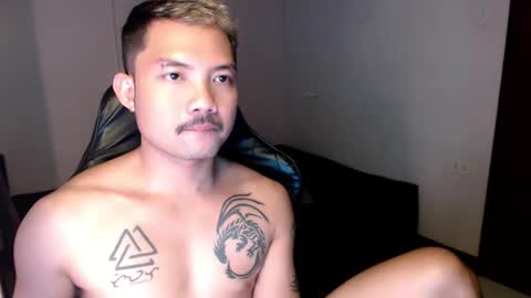 Snapshot of thefriskyasian chatting on January 2025 08:04:01 PM Jaycee online show from January 2025 08:04:01 PM