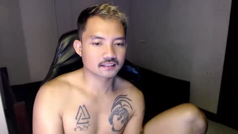 Snapshot of thefriskyasian chatting on January 2025 01:23:01 AM Jaycee online show from January 2025 01:23:01 AM