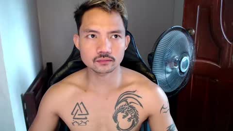 Snapshot of thefriskyasian chatting on February 2025 12:30:02 AM Jaycee online show from February 2025 12:30:02 AM