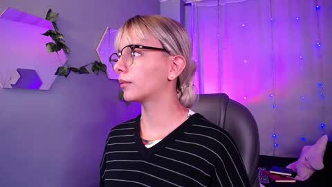 Snapshot of thegodmother_gh chatting on October 2025 03:42:02 AM Peyton online show from October 2025 03:42:02 AM