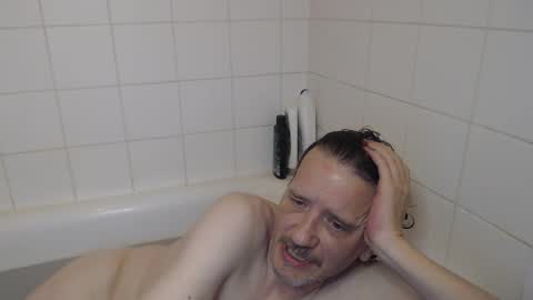 Green online show from April 2026 09:30:01 PM