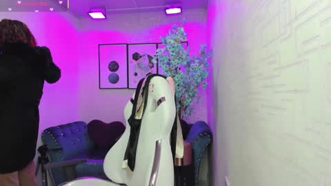 Snapshot of theia_moon_ chatting on February 2026 12:45:01 PM Theia online show from February 2026 12:45:01 PM