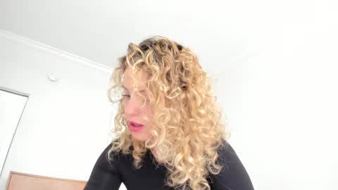 Lily Marie online show from December 2024 05:40:01 PM