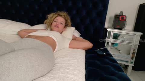 Lily Marie online show from September 2025 08:20:02 PM