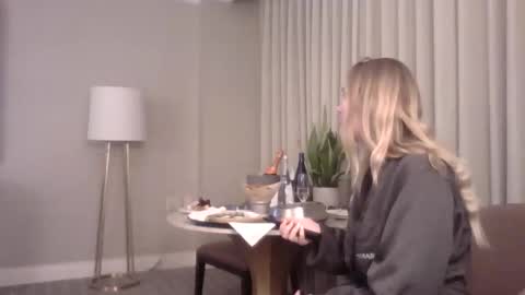 Snapshot of thelittlebambii chatting on February 2026 01:59:02 AM Little Bambii online show from February 2026 01:59:02 AM