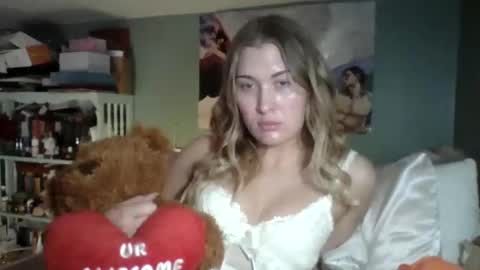 Snapshot of thelittlebambii chatting on February 2026 12:25:02 AM Little Bambii online show from February 2026 12:25:02 AM