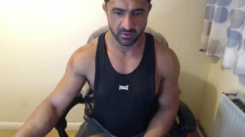 Snapshot of themusclefactory chatting on October 2025 07:03:02 PM TheMuscleFactory online show from October 2025 07:03:02 PM