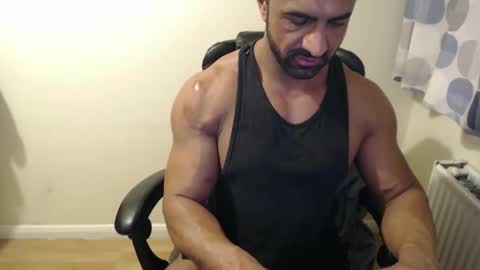 Snapshot of themusclefactory chatting on October 2025 07:04:02 PM TheMuscleFactory online show from October 2025 07:04:02 PM
