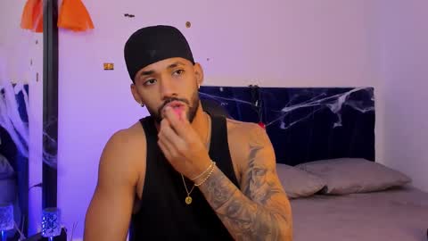 Theo Sky online show from October 2025 03:04:01 PM