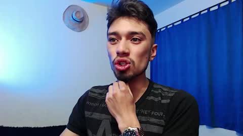 Snapshot of theo_stone04 chatting on November 2025 05:33:01 PM Theo online show from November 2025 05:33:01 PM