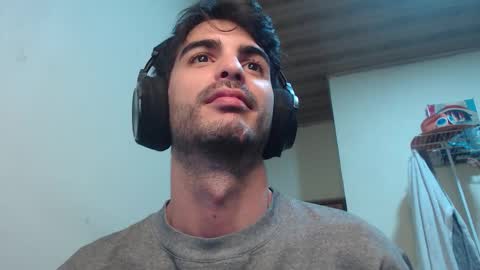 Santiago Enrique online show from November 2025 04:59:01 AM