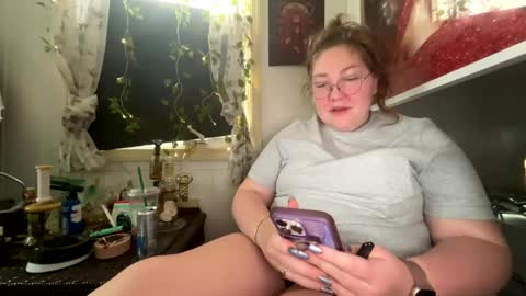 Snapshot of thesashadomme chatting on December 2024 06:34:02 PM The Sasha Domme online show from December 2024 06:34:02 PM