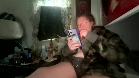 Snapshot of thesashadomme chatting on December 2024 07:32:02 PM The Sasha Domme online show from December 2024 07:32:02 PM