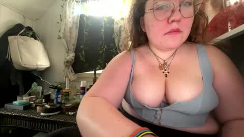 Snapshot of thesashadomme chatting on January 2025 07:29:01 PM The Sasha Domme online show from January 2025 07:29:01 PM