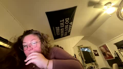 Snapshot of thesashadomme chatting on January 2025 09:52:02 PM The Sasha Domme online show from January 2025 09:52:02 PM