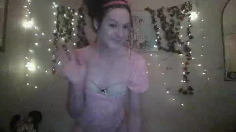 sillymillie0 online show from December 2024 10:11:02 PM