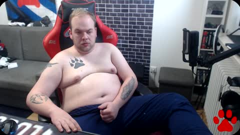 Snapshot of thewolfy31 chatting on December 2024 12:31:01 PM PupWolfy online show from December 2024 12:31:01 PM