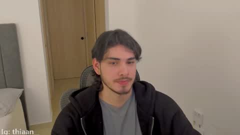 Snapshot of thiaan__ chatting on October 2025 01:06:01 AM thiaan__ online show from October 2025 01:06:01 AM