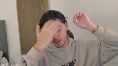 Snapshot of thiaan__ chatting on November 2025 08:25:02 PM thiaan__ online show from November 2025 08:25:02 PM