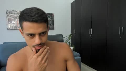 thiago_driussi online show from November 2025 09:16:01 PM