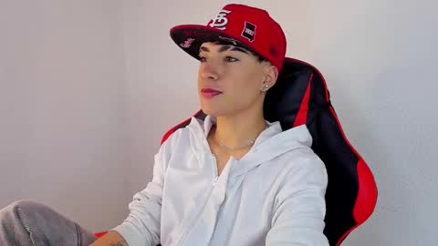 Thiago online show from November 2025 01:22:02 PM