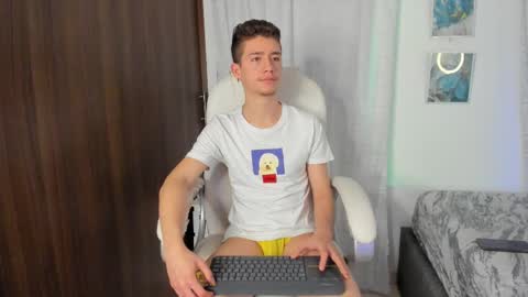 Manuel online show from October 2025 02:53:01 AM