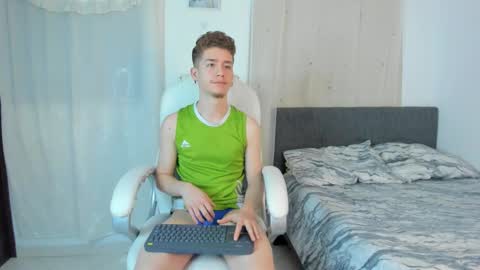 Manuel online show from December 2025 02:06:01 AM