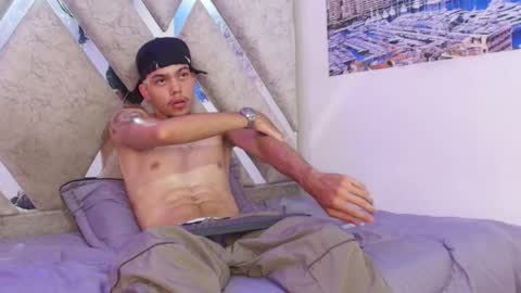 Thiago online show from May 2026 07:55:02 PM