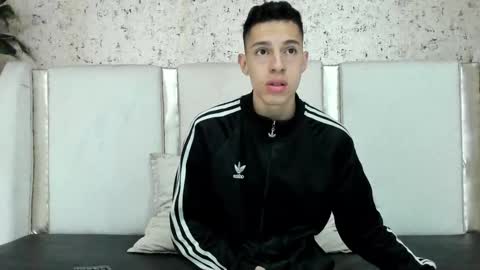 Thiago   online show from December 2024 08:00:01 PM