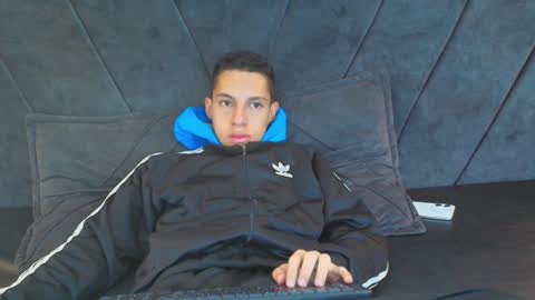 Thiago   online show from January 2025 07:53:01 PM