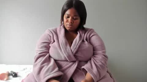 Snapshot of thickleeyanax chatting on January 2025 01:09:01 PM thickleeyanax online show from January 2025 01:09:01 PM