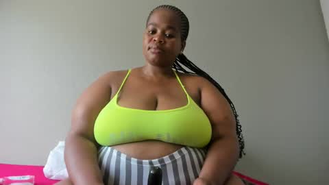 Snapshot of thickleeyanax chatting on January 2025 06:03:02 AM thickleeyanax online show from January 2025 06:03:02 AM