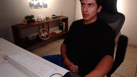 Snapshot of thieves_us chatting on February 2026 04:22:01 AM thieves_us online show from February 2026 04:22:01 AM