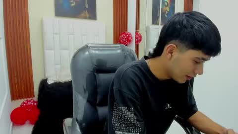  THIAGO COLLINS  online show from February 2026 09:58:01 PM