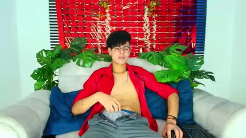 Snapshot of thiiagosaeenz chatting on February 2026 04:27:02 PM Thiago Saenzz online show from February 2026 04:27:02 PM