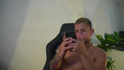 thin_tommy11 online show from April 2026 09:30:01 PM