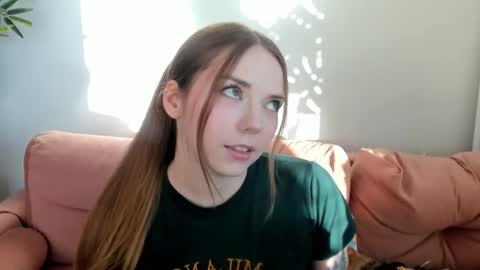 Snapshot of thisisamelia chatting on August 2026 05:04:02 PM Amelia shows on mondays fridays and sundays if anything changes im giving updates on my fansly online show from August 2026 05:04:02 PM
