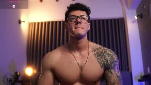 Thomas Falcon online show from October 2025 02:23:02 AM