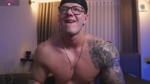 Thomas Falcon online show from October 2025 04:13:02 AM