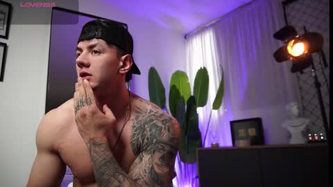 Thomas Falcon online show from February 2026 10:17:02 PM